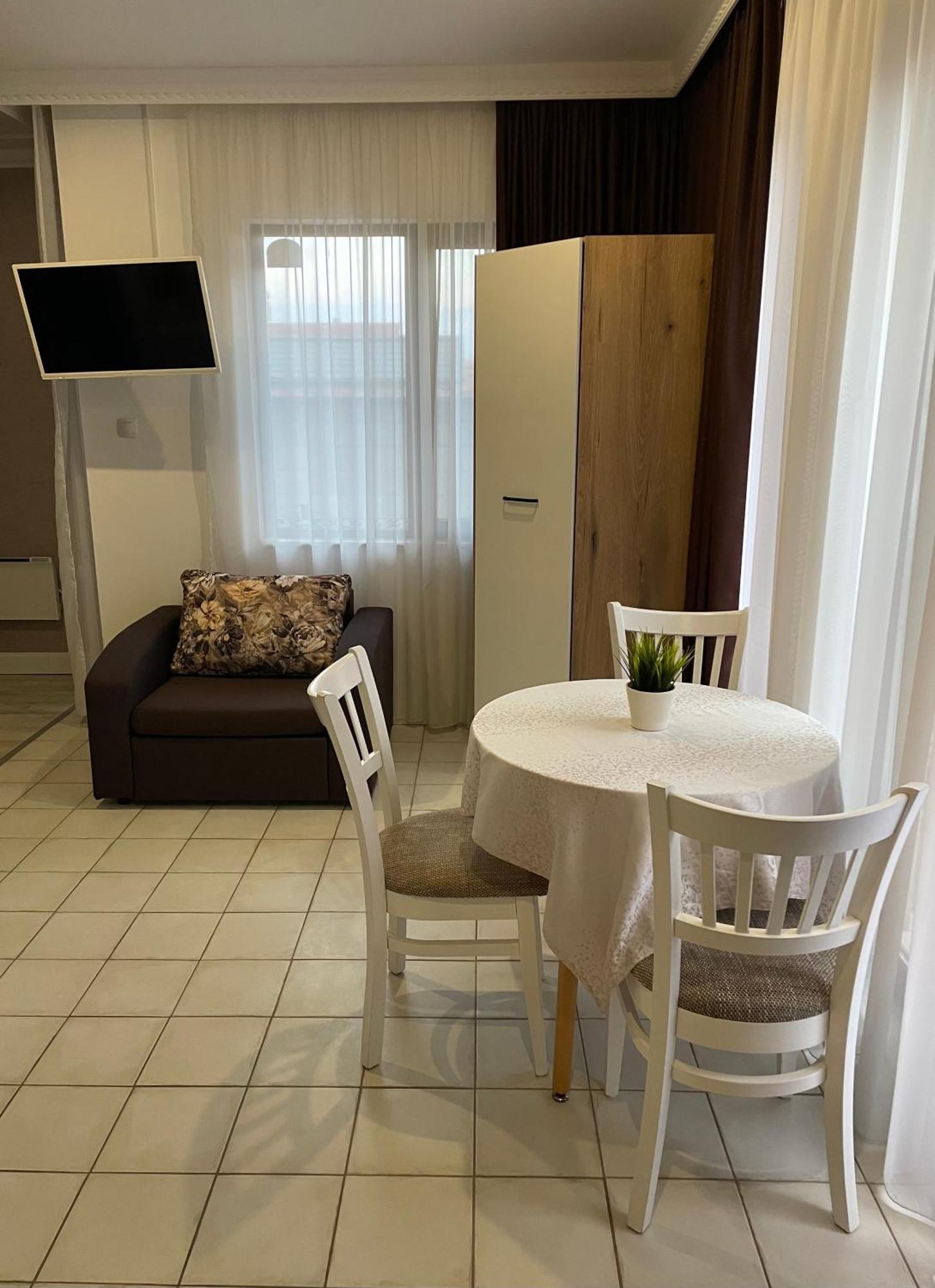 Newly Furnished Avi Jacuzzi Studio For A Family With Kids Varna Esterno foto